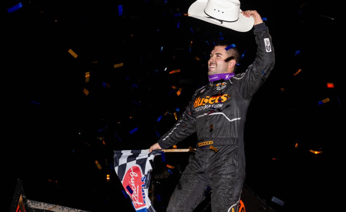 David Gravel Celebrates Devil's Bowl with a wing dance