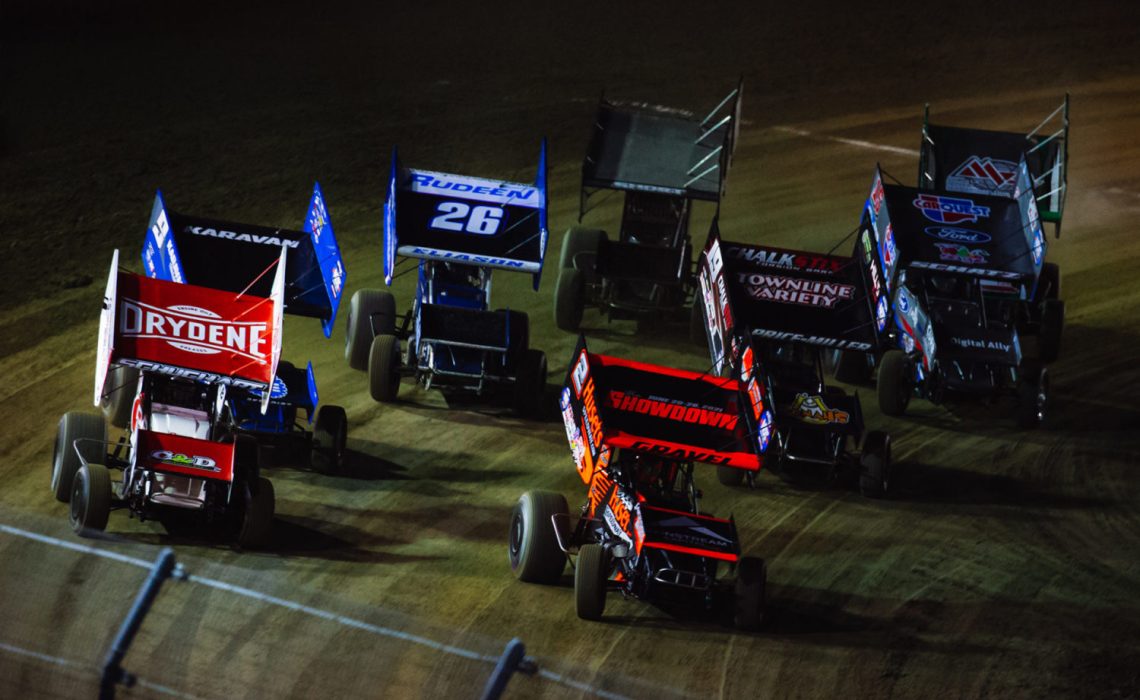 David Gravel & Logan Schuchart lead the field to green